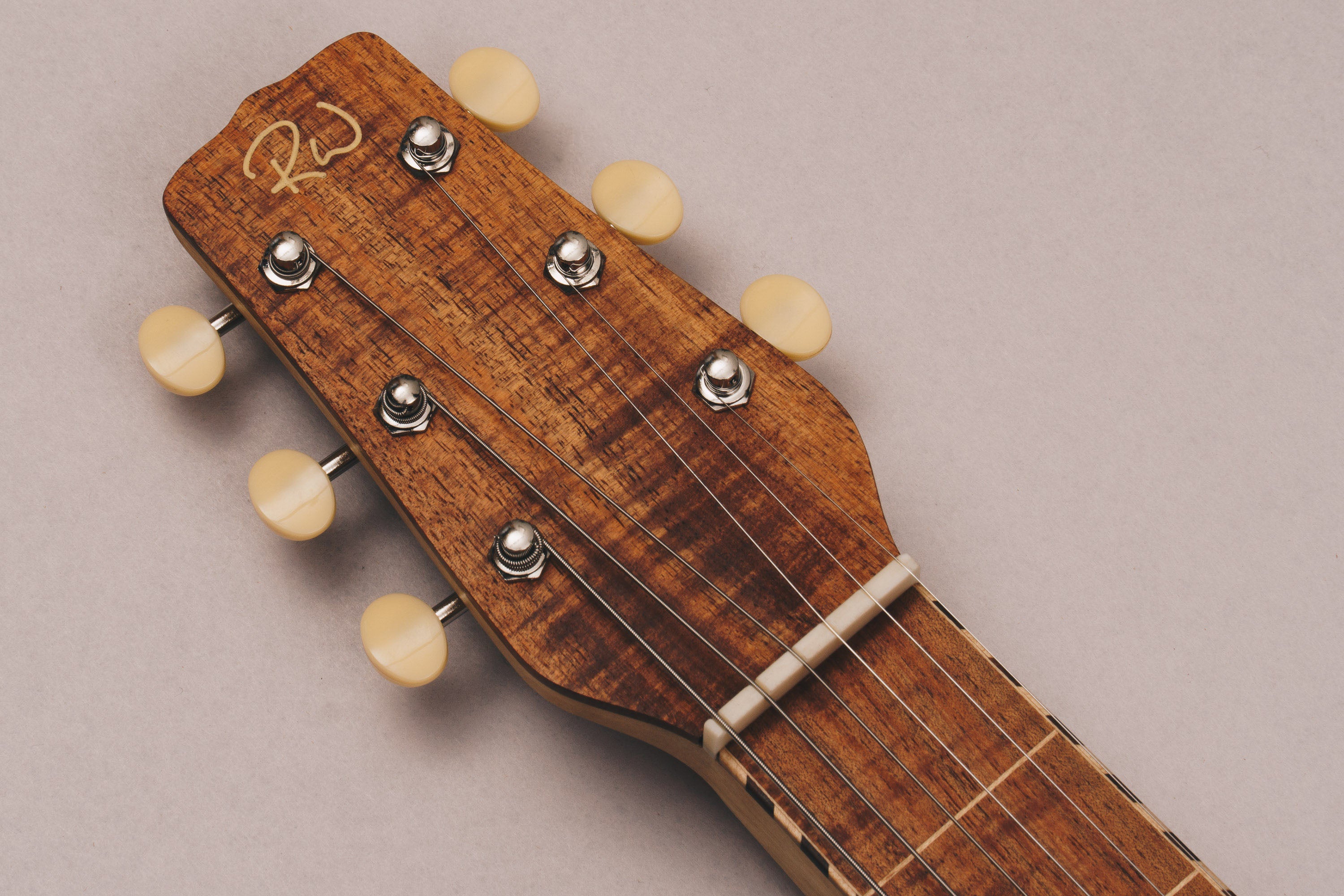 Electric Lap Steel Weissenborn Acoustic Lap Steel Slide Guitar by master luthier Richard Wilson. Handcrafted in Australia. Serial no. RW2037-286.