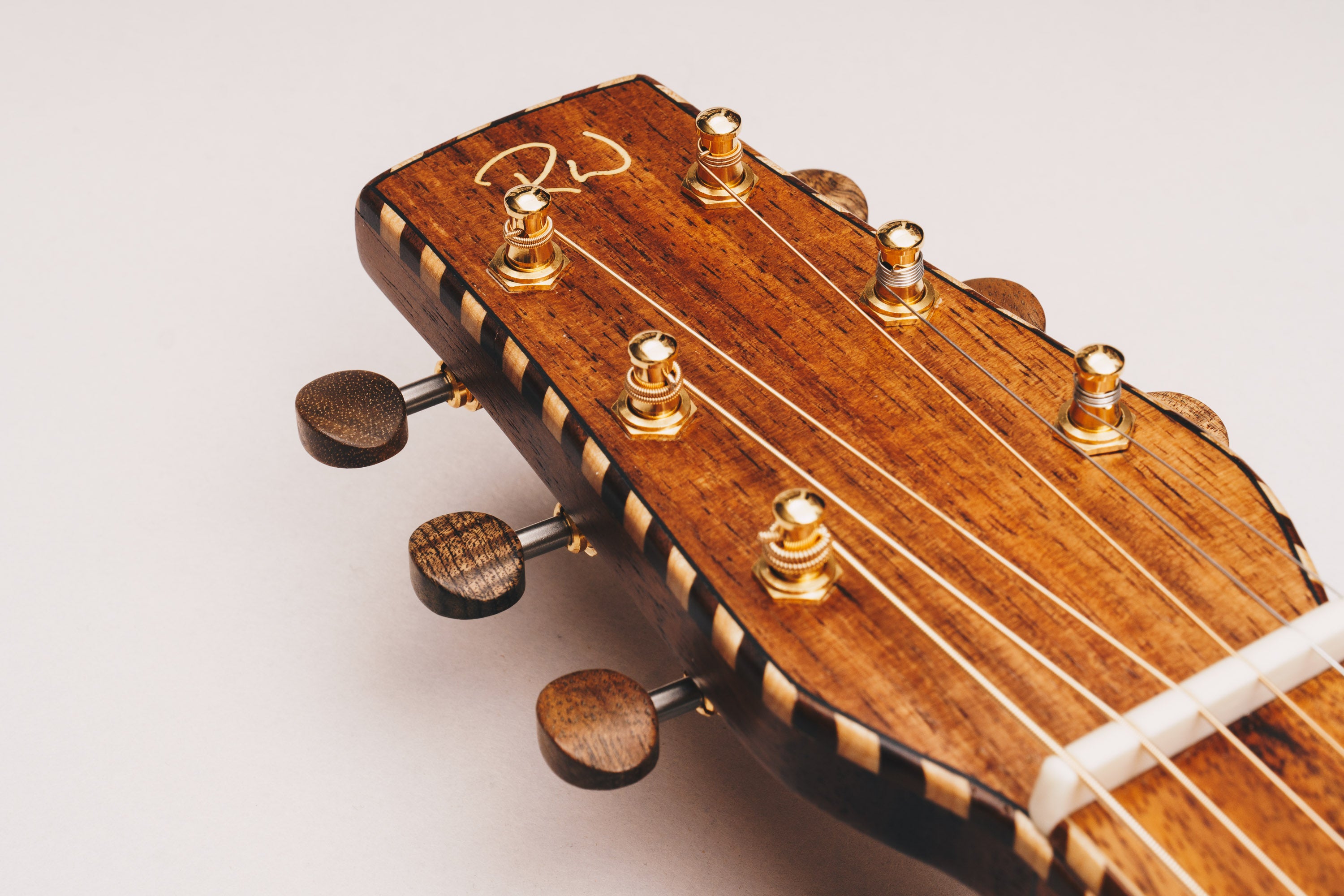 Hawaiian Koa Style 4 Weissenborn Guitar Weissenborn Acoustic Lap Steel Slide Guitar by master luthier Richard Wilson. Handcrafted in Australia. Serial no. RW2213-343.