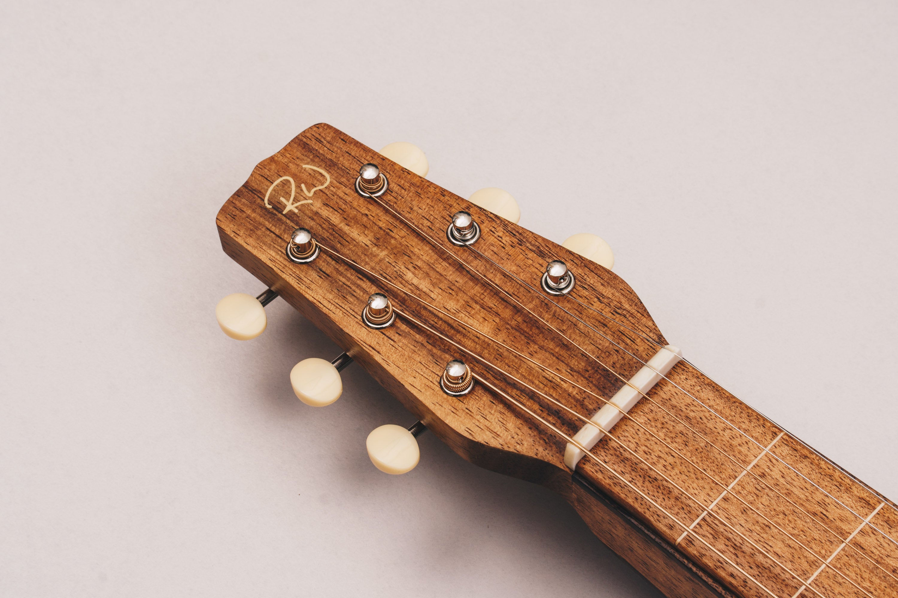 Style 1 Baritone Weissenborn Guitar Weissenborn Acoustic Lap Steel Slide Guitar by master luthier Richard Wilson. Handcrafted in Australia. Serial no. RW2128-317.