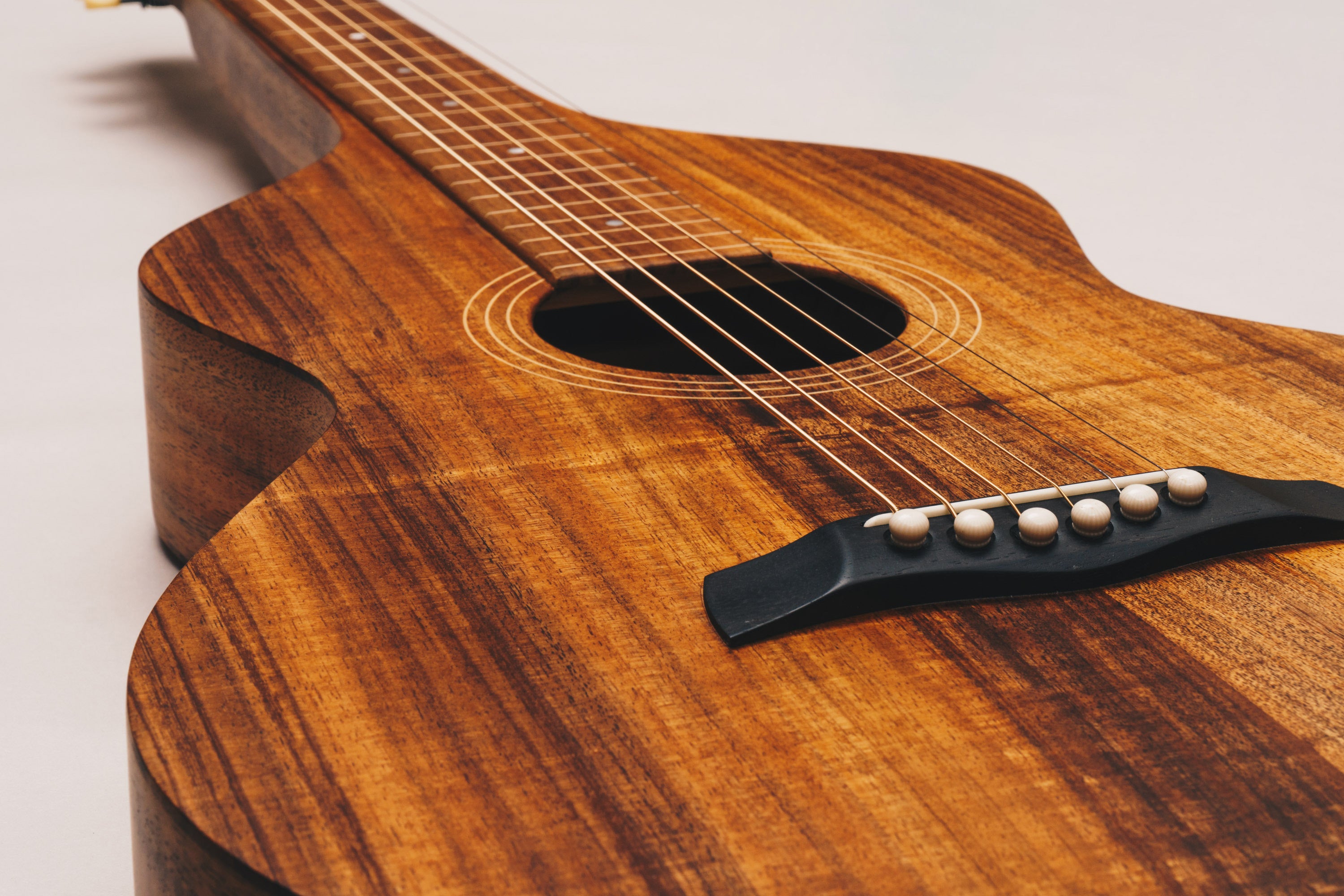 Style 1 Weissenborn Guitar Weissenborn Acoustic Lap Steel Slide Guitar by master luthier Richard Wilson. Handcrafted in Australia. Serial no. RW2202-332.