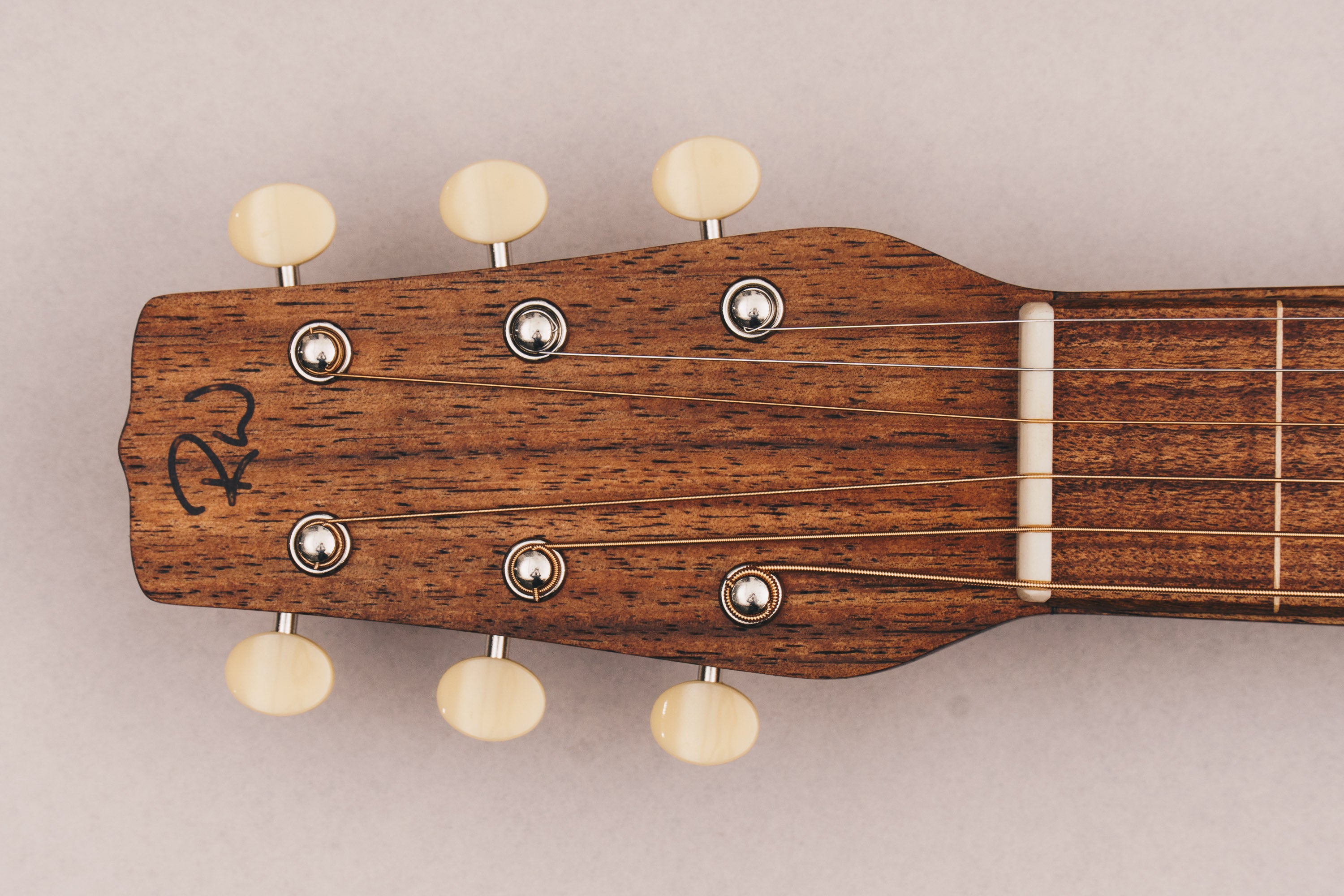 Style 1 Weissenborn Guitar Weissenborn Acoustic Lap Steel Slide Guitar by master luthier Richard Wilson. Handcrafted in Australia. Serial no. RW2226-356.