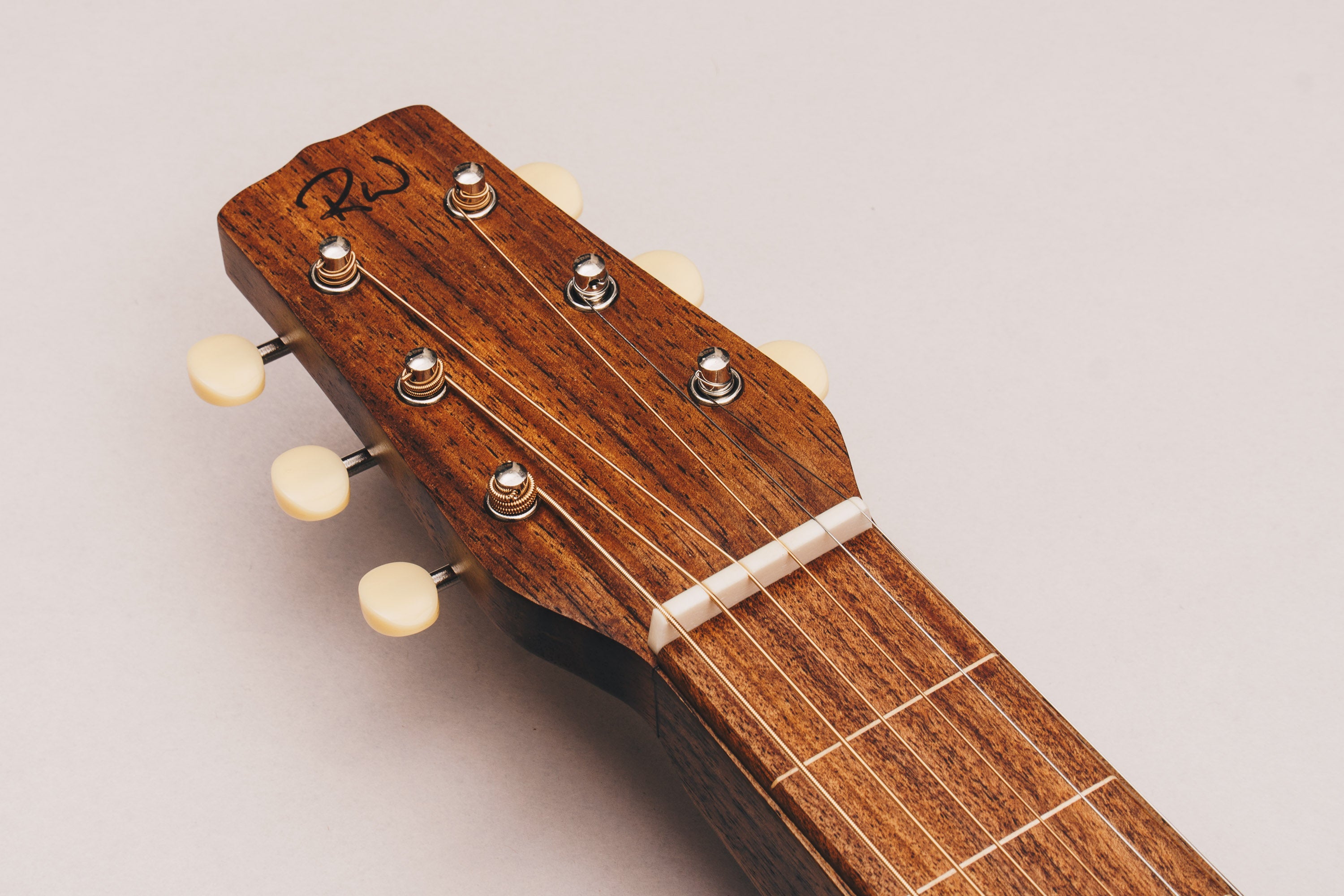 Style 1 Weissenborn Guitar Weissenborn Acoustic Lap Steel Slide Guitar by master luthier Richard Wilson. Handcrafted in Australia. Serial no. RW2226-356.