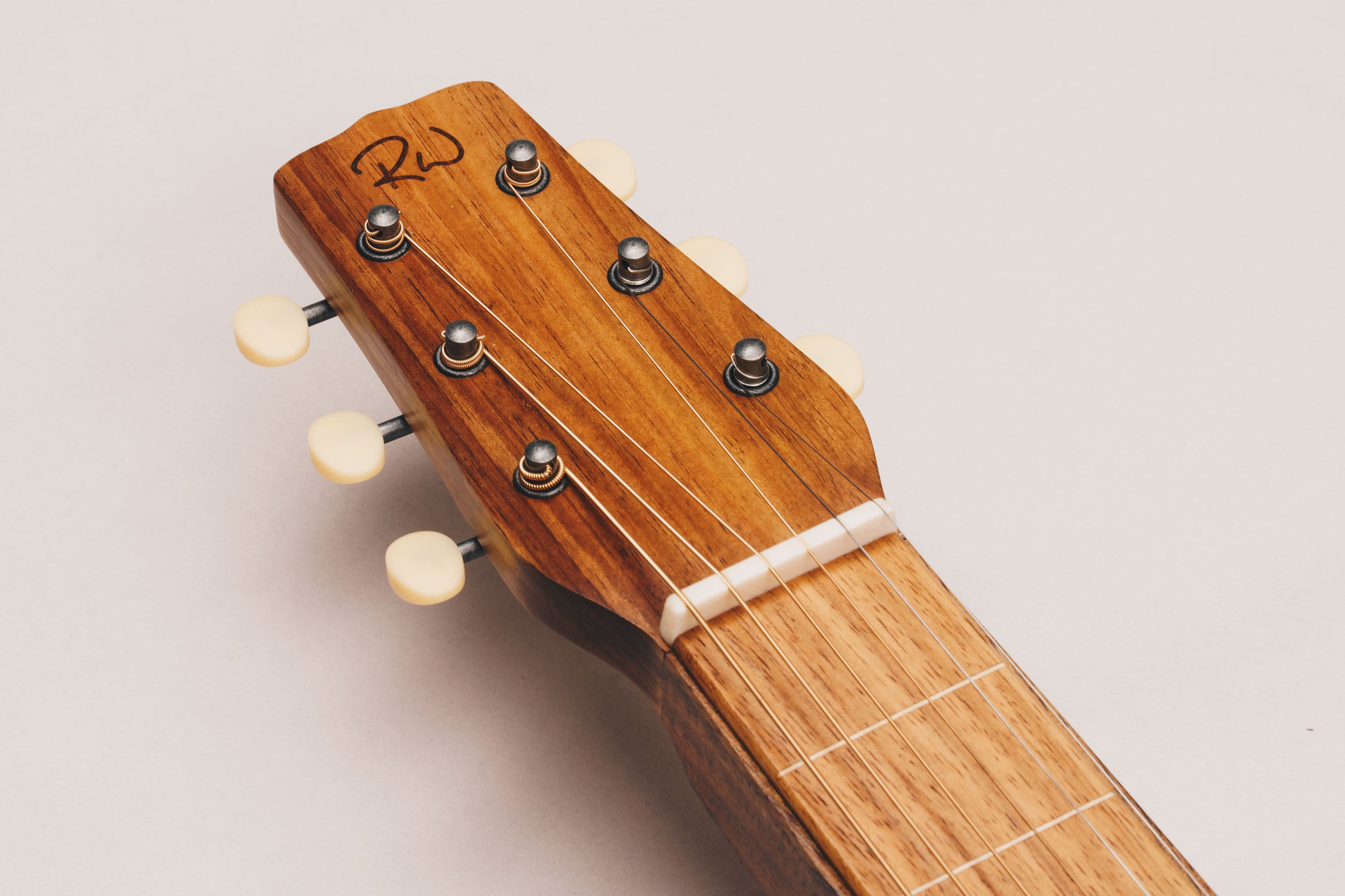 Style 1 Weissenborn Guitar Weissenborn Acoustic Lap Steel Slide Guitar by master luthier Richard Wilson. Handcrafted in Australia. Serial no. RW2246-376.