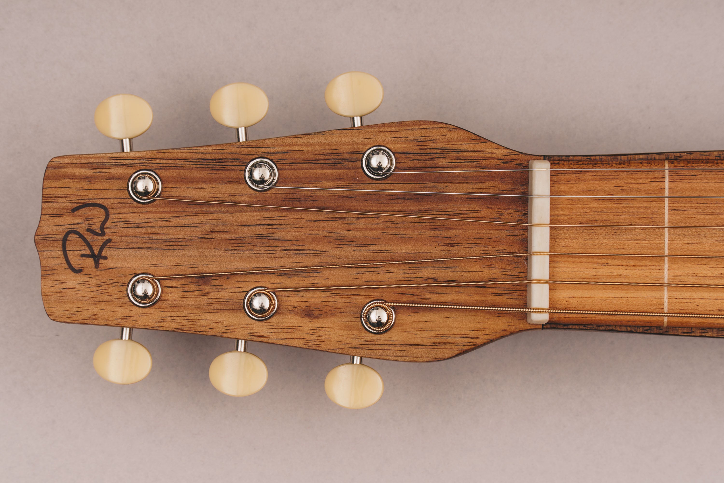 Style 1 Weissenborn Guitar Weissenborn Acoustic Lap Steel Slide Guitar by master luthier Richard Wilson. Handcrafted in Australia. Serial no. RW2255-385.