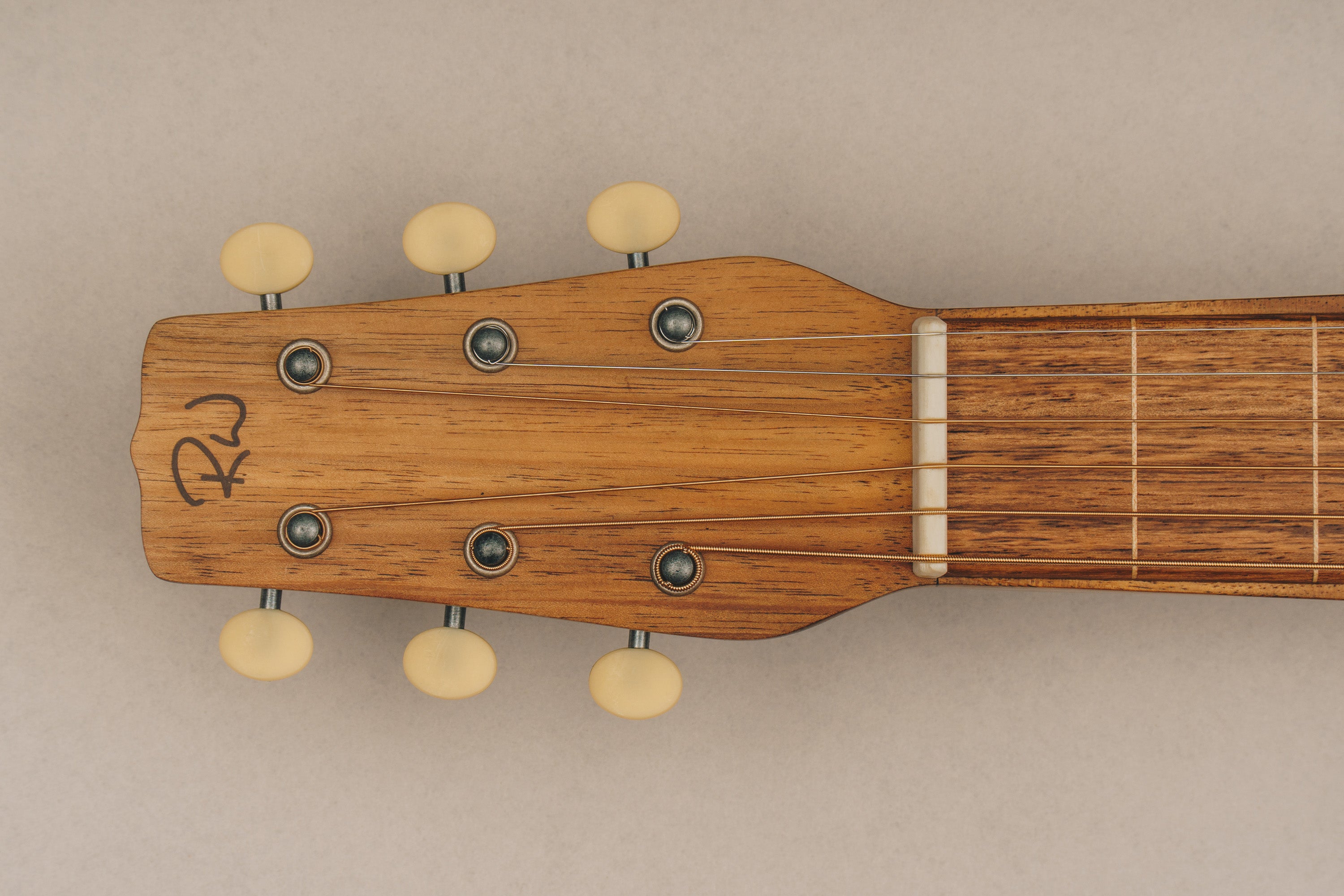 Style 1 Weissenborn Guitar Weissenborn Acoustic Lap Steel Slide Guitar by master luthier Richard Wilson. Handcrafted in Australia. Serial no. RW2259-389.
