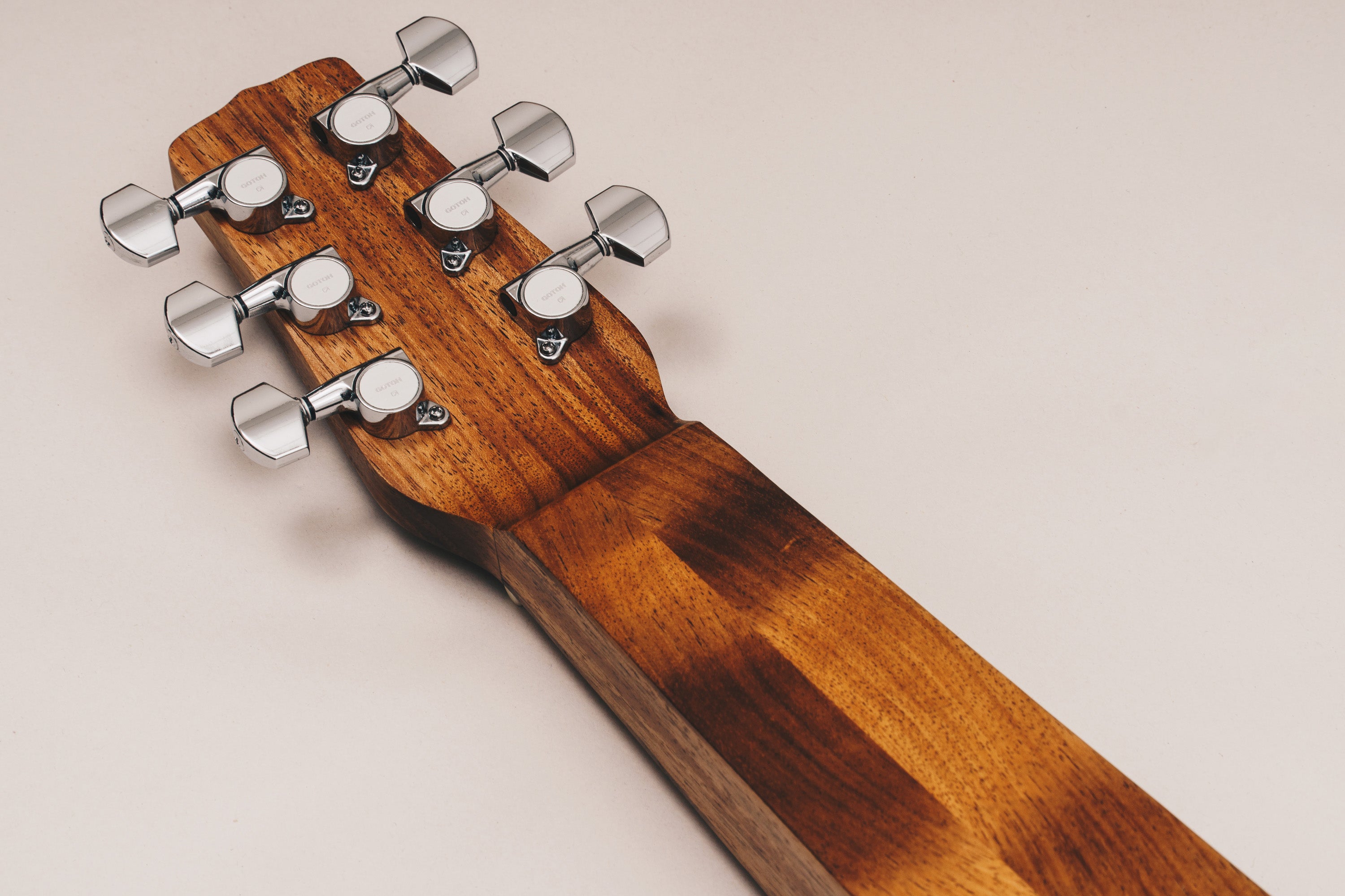 Style 1 Weissenborn Guitar Weissenborn Acoustic Lap Steel Slide Guitar by master luthier Richard Wilson. Handcrafted in Australia. Serial no. RW2314-404.