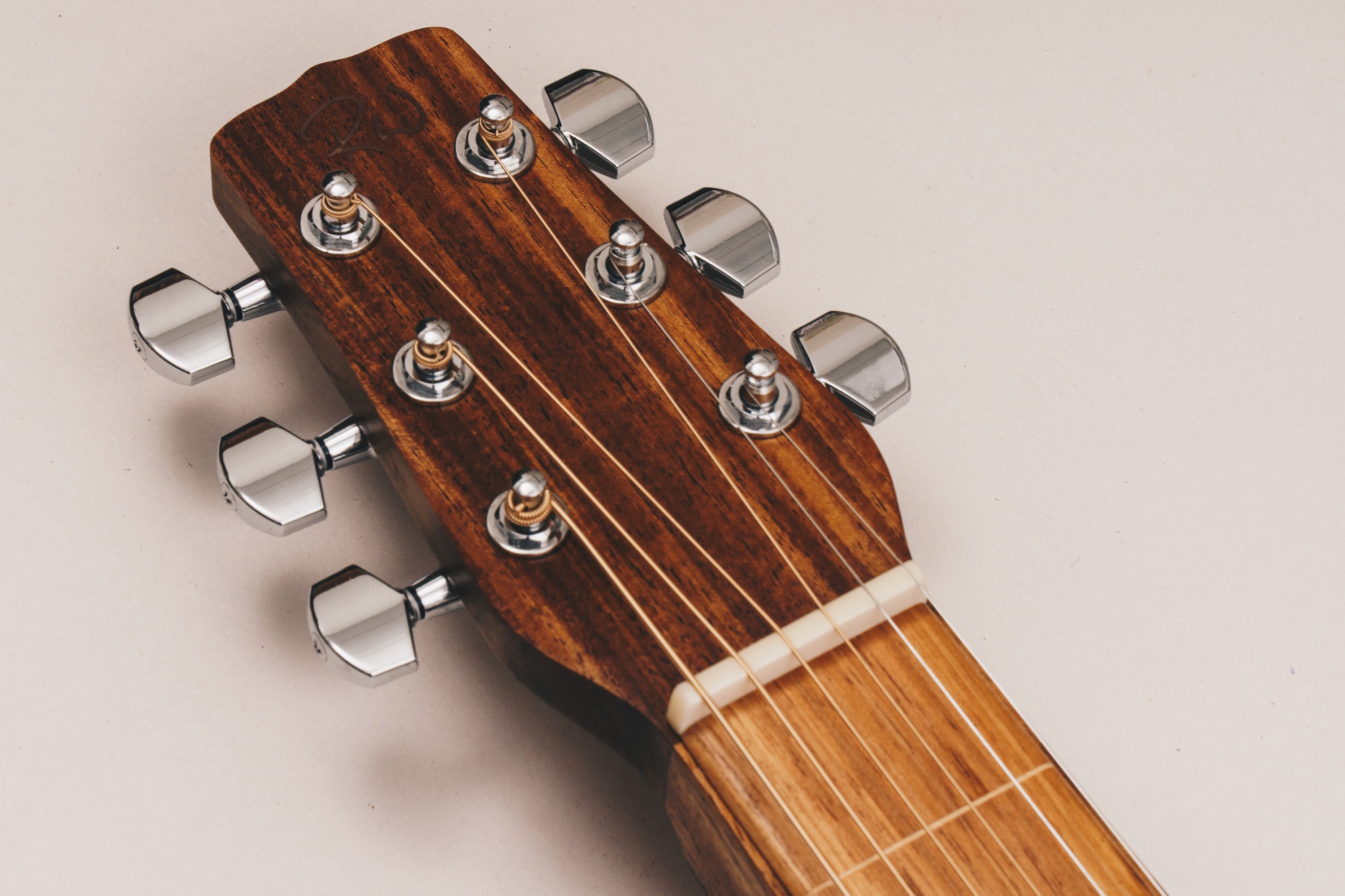 Style 1 Weissenborn Guitar Weissenborn Acoustic Lap Steel Slide Guitar by master luthier Richard Wilson. Handcrafted in Australia. Serial no. RW2314-404.