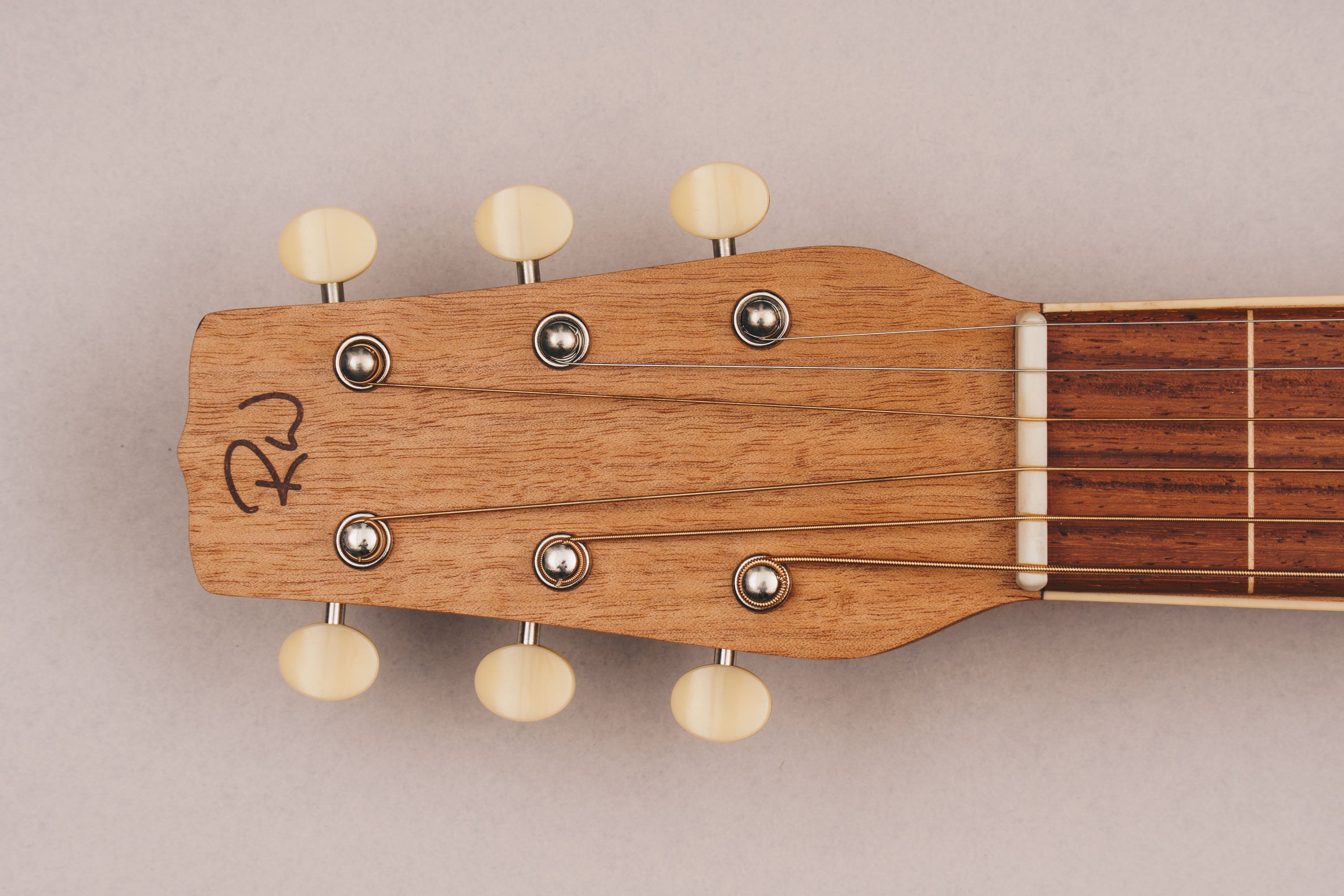 Style 1.5 Weissenborn Guitar Weissenborn Acoustic Lap Steel Slide Guitar by master luthier Richard Wilson. Handcrafted in Australia. Serial no. RW2234-364.