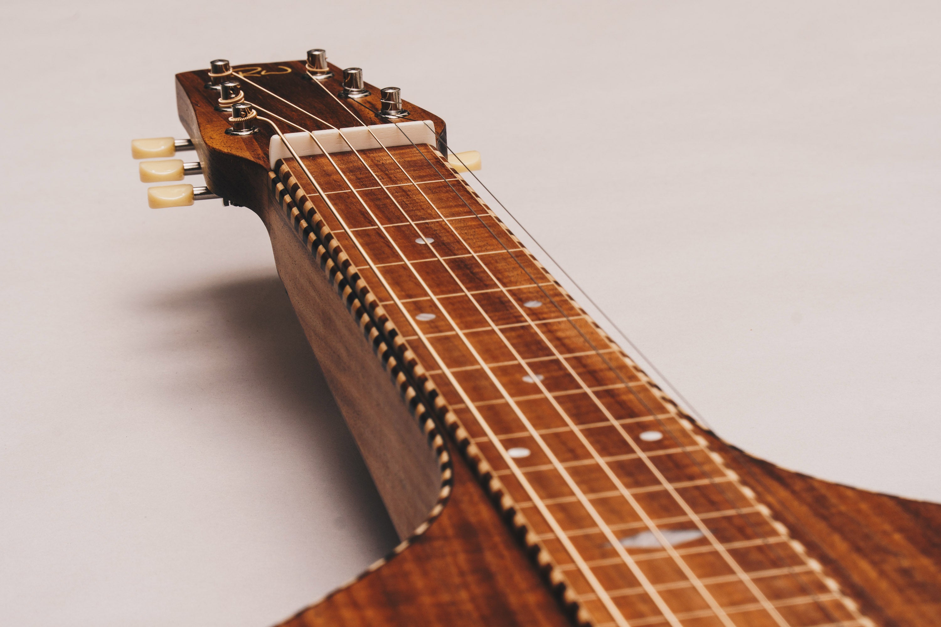 Style 3 Weissenborn Guitar Weissenborn Acoustic Lap Steel Slide Guitar by master luthier Richard Wilson. Handcrafted in Australia. Serial no. RW2220-309.