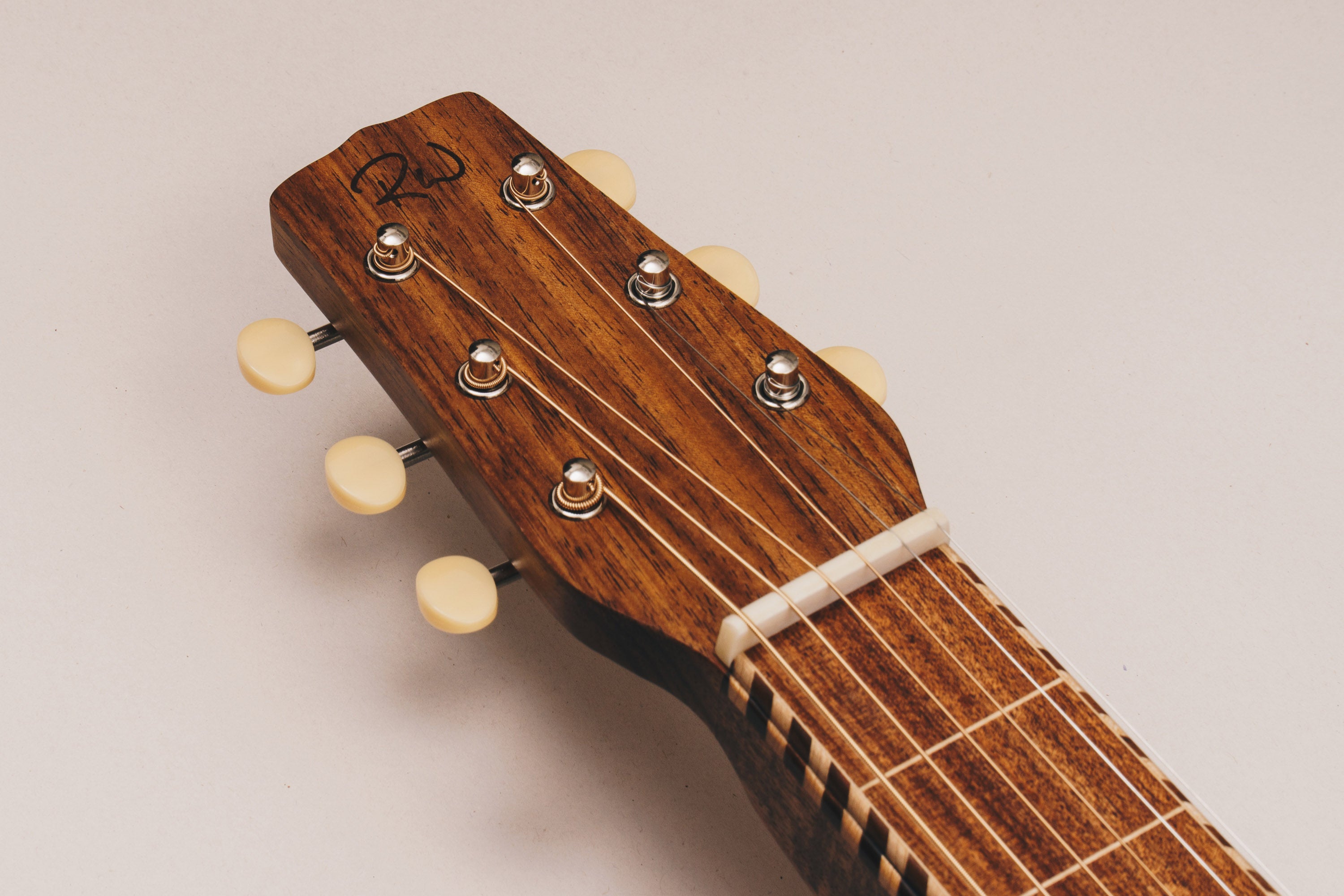 Style 3 Weissenborn Guitar Weissenborn Acoustic Lap Steel Slide Guitar by master luthier Richard Wilson. Handcrafted in Australia. Serial no. RW2247-377.